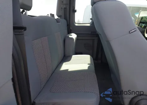 2013 Ford F-250 Xl z USA, uszkodzony, nr VIN 1FT7X2B61DEB53308